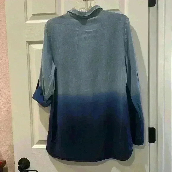 100% Tencel Chambray Button front Shirt. Size M - Picture 2 of 5
